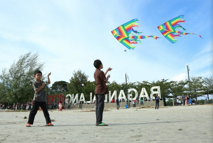 [BEST] 11 Tempat Menarik di Selangor untuk Family Day 2023 Pantai Bagan Lalang