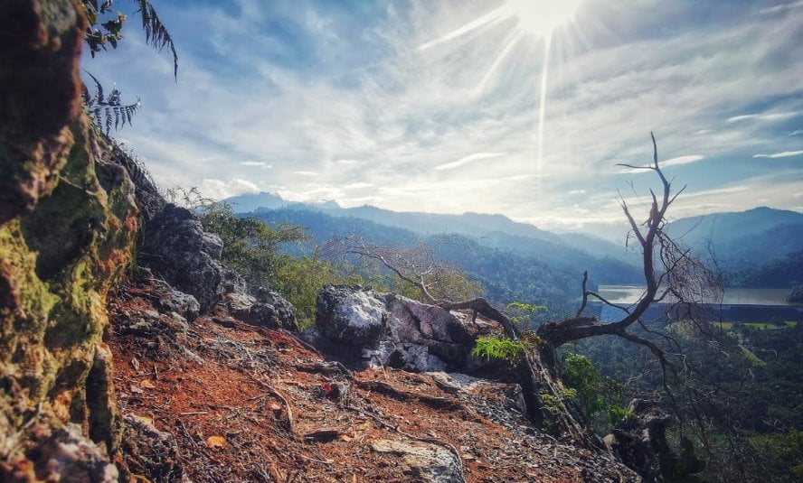 [BEST] 11 Tempat Menarik di Ipoh untuk Backpacker 2023 Bukit Batu Suluh Ipoh