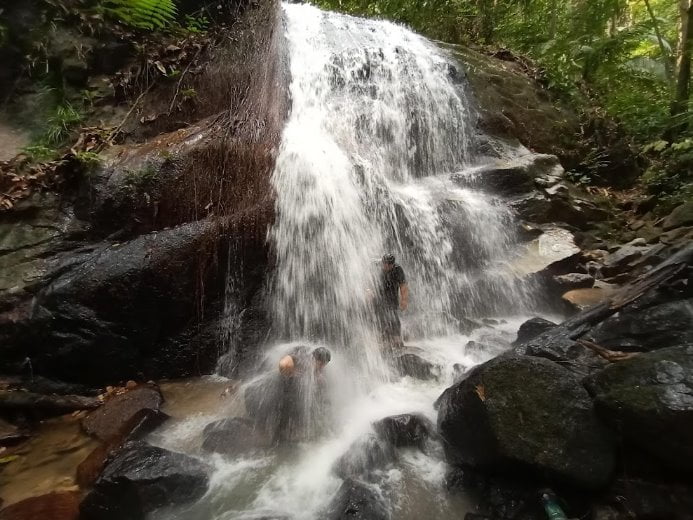 Tempat Mandi Rawang Commonwealth Forest Park Falls