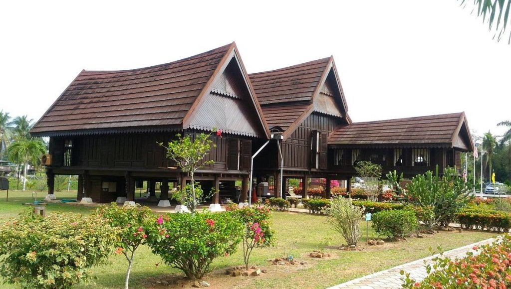 11 Tempat Menarik di Kuala Pilah (Honest Review) 2023 Muzium Teratak Zaaba
