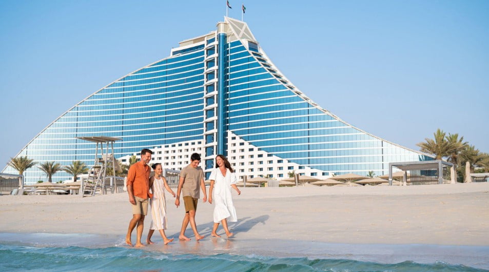 11 Tempat Menarik di Dubai 2023, The Best! Pantai Jumeirah