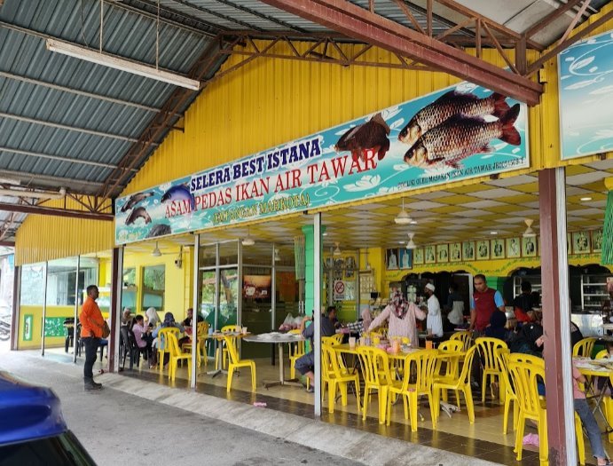 Kedai Makan Ayer Hitam Asam Pedas Ikan Air Tawar Empangan Mahkota Ayer Hitam