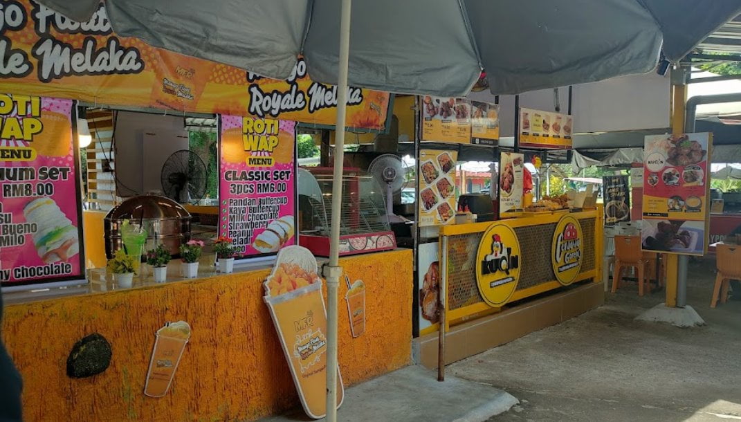 10 Tempat Makan Best di Melaka Paling Sedap 2023 Mango Float Royale Melaka