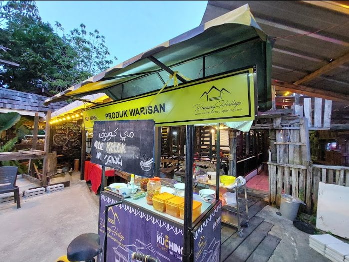10 Tempat Makan Best di Kuching (Honest Review) 2023 My Village Barok Kuching