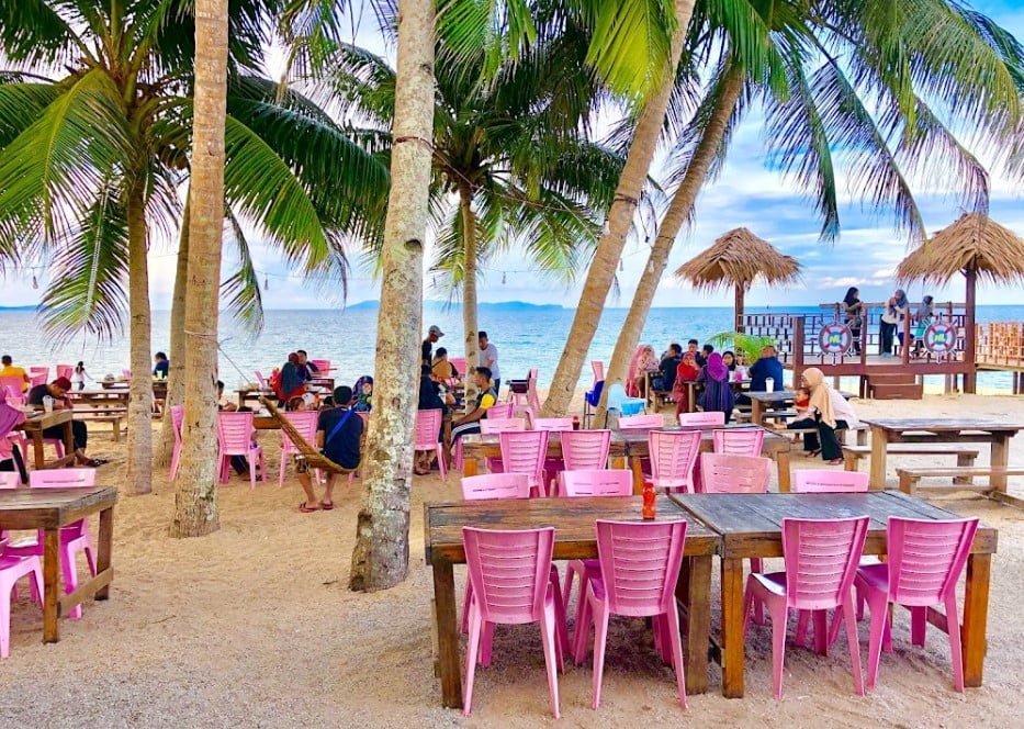 10 Tempat Makan Best di Pantai Penarik (Honest Review) 2023 NL Celup Tepung BIRA PATA Pantai Penarik