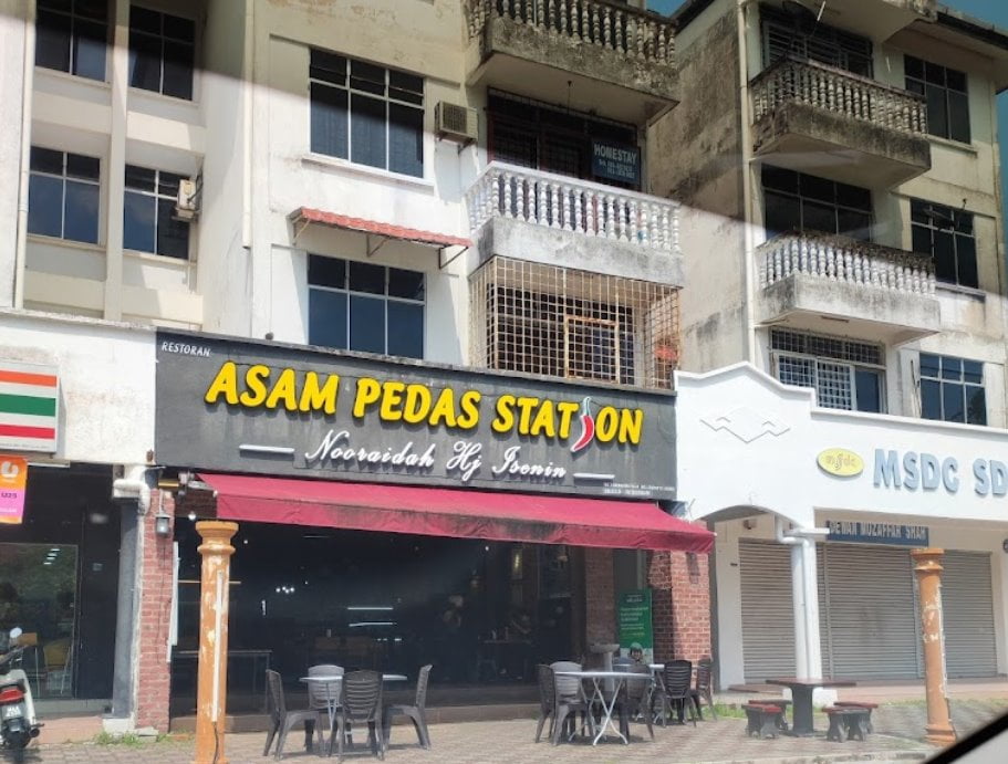 Restoran-Asam-Pedas-Station-Nooraidah-Hj.-Isenin 10 Tempat Makan Best di Bukit Katil Melaka Restoran Asam Pedas Station Nooraidah Hj. Isenin