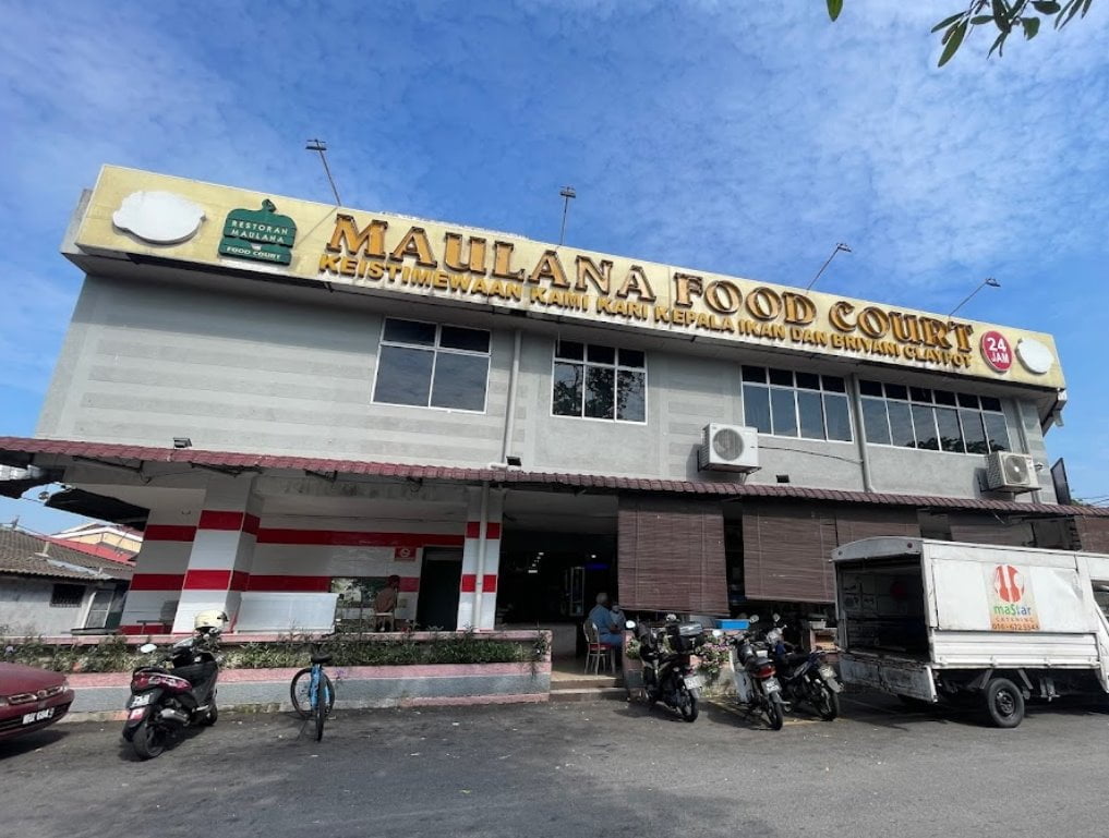 Sedap! 10 Tempat Makan Best di Serdang (Honest Review) 2023 Restoran Maulana Food Court Serdang