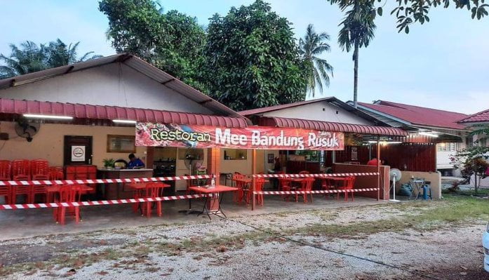 10 Kedai Makan Bukit Gambir (Honest Review) 2023 Restoran Mee Bandung Tulang Rusuk Bukit Gambir