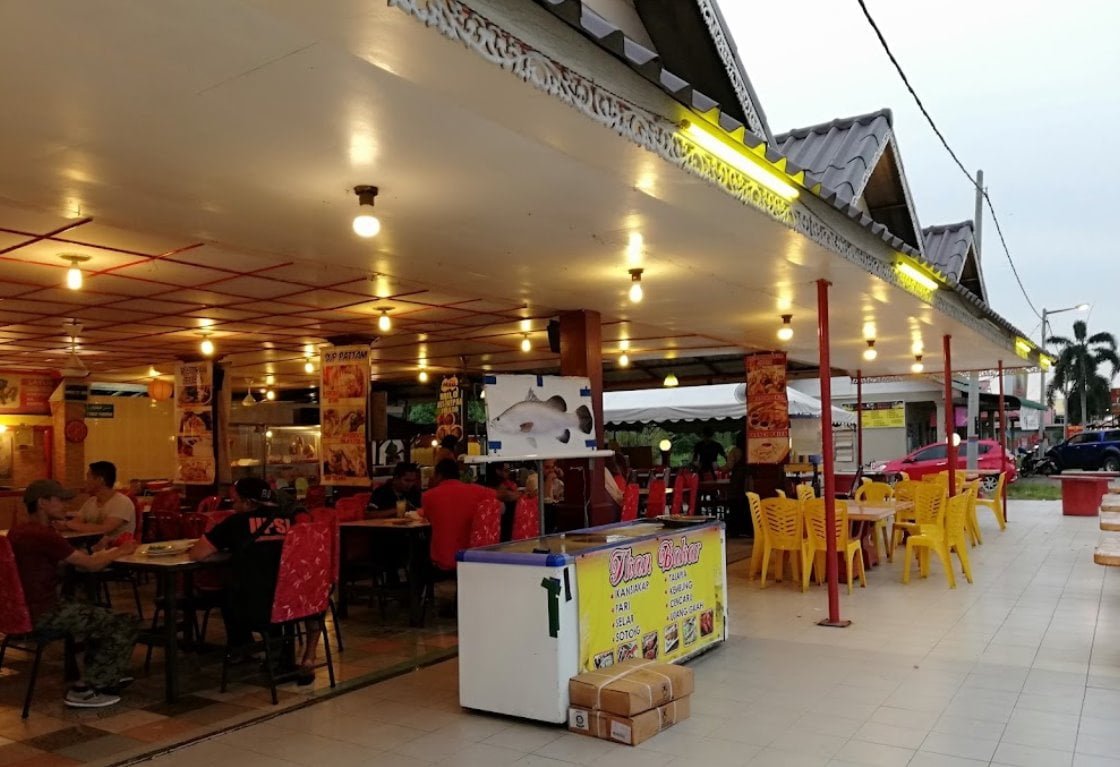 10 Tempat Makan Best di Tanah Merah (Honest Review) 2023 Restoran Selesa Tanah Merah