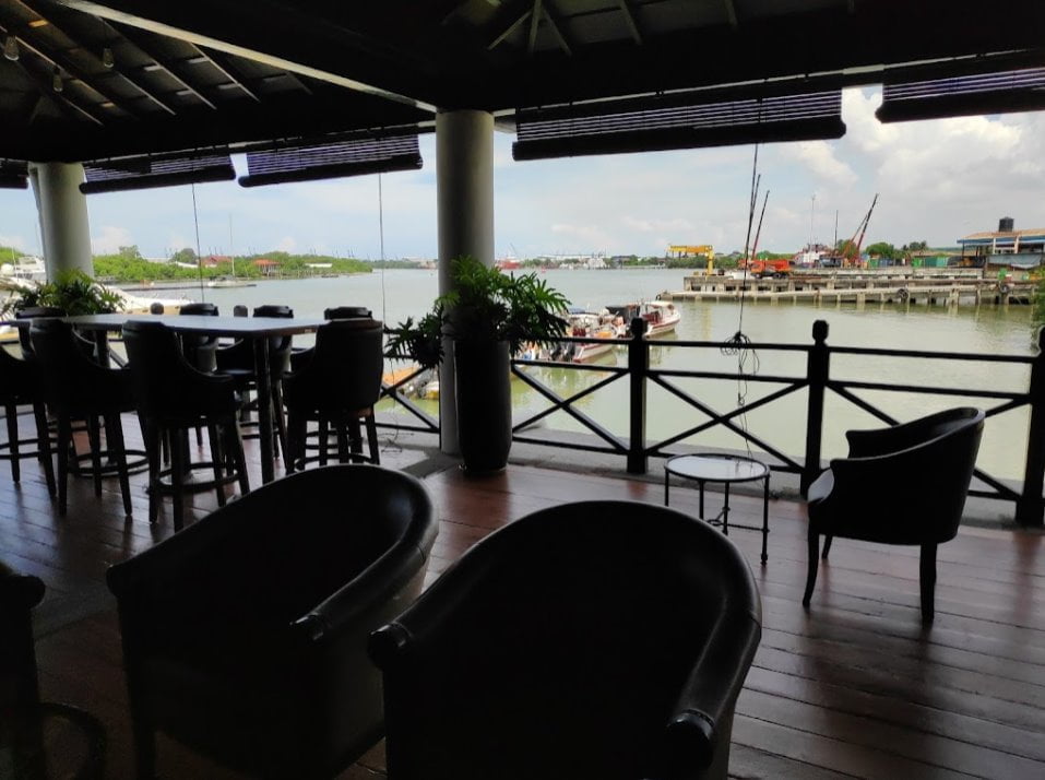 Sedap! 10 Tempat Makan Best di Port Klang (Honest Review) 2023 The View Seafood Terrace Restaurant Port Klang
