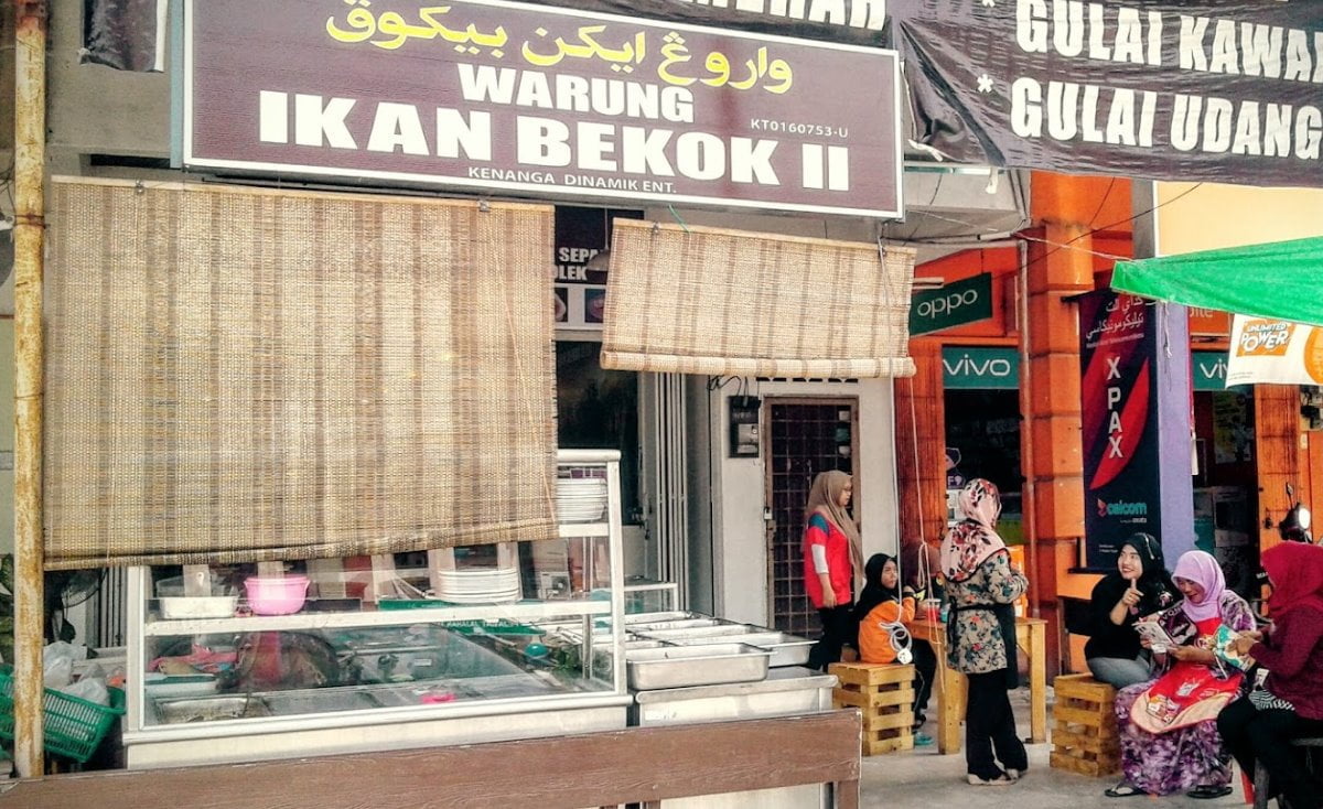 Sedap! 10 Kedai Makan Wakaf Bharu Best (Honest Review) 2023 Warung Ikan Bekok 2 Wakaf Bharu