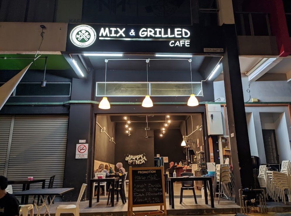 10 Kedai Makan Klebang Best (Honest Review) 2023 Mix Grilled Cafe Klebang