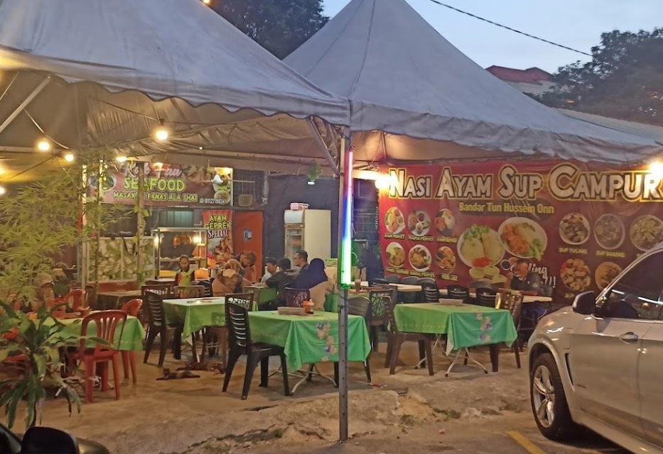 Sedap! 12 Kedai Makan Bandar Tun Hussein Onn (Honest Review) 2023 Nasi Ayam Sedap Sup Campur Tun Hussein Onn