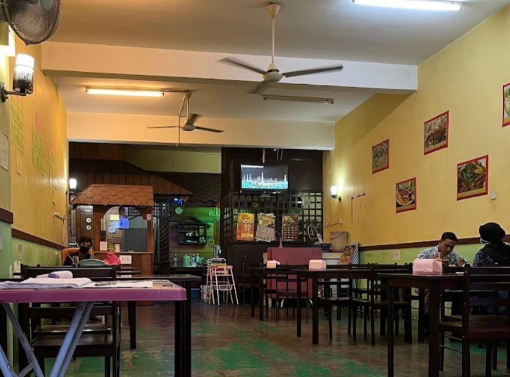 Sedap! 12 Kedai Makan Puncak Jalil (Honest Review) 2023 Restoran Siti Seafood