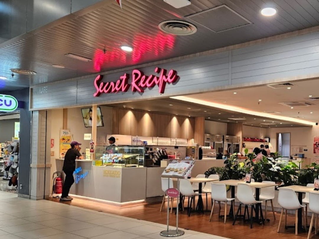Sedap! 12 Kedai Makan Subang Airport (Honest Review) 2023 Secret Recipe Skypark Terminal Subang Airport